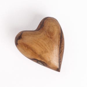 Bois d'olivier_solide en forme de coeur S