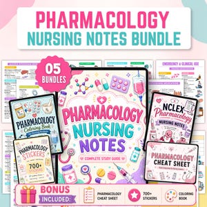Könnte beinhalten: Ein Bundle von Pharmakologie-Pflegenotizen und Lernhilfen. Das Bild zeigt ein zentrales Notizbuch mit dem Titel "Pharmakologie Pflegenotizen" sowie verschiedene Materialien, darunter ein Malbuch, Aufkleber und Spickzettel. Das Farbschema ist hauptsächlich rosa, blau und weiß.