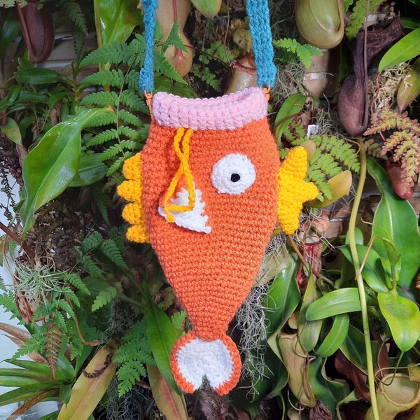 PDF Useful fish bag crochet pattern