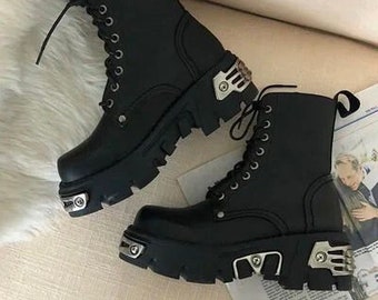 Bottes punk noires à semelle épaisse