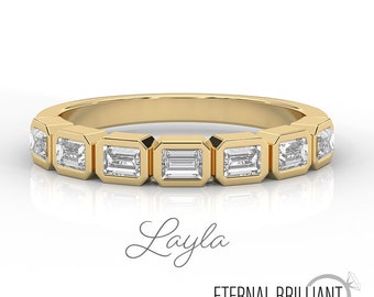 Anello con diamanti naturali o coltivati in laboratorio Layla da 0,47 CTW Fede nuziale con taglio baguette in oro bianco, giallo e rosa 14 carati In vendita!