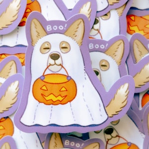 Autocollant : Corgi fantôme | Sticker Halloween vinyle imperméable pour ordinateur portable, joli corgi costumé fantôme avec queue, des bonbons ou un sort, cadeau pour amoureux des chiens