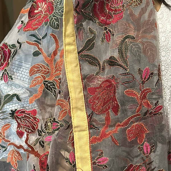 how to wear pakistani shawl