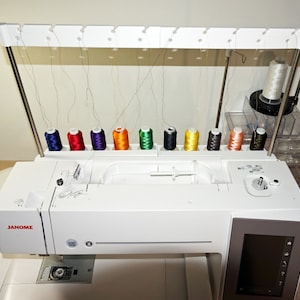 Janome Memory Craft 550E/500E borduurmachine draadhouder/organizer. Nieuwe versie 2.0 (bijgewerkt in april 2024)