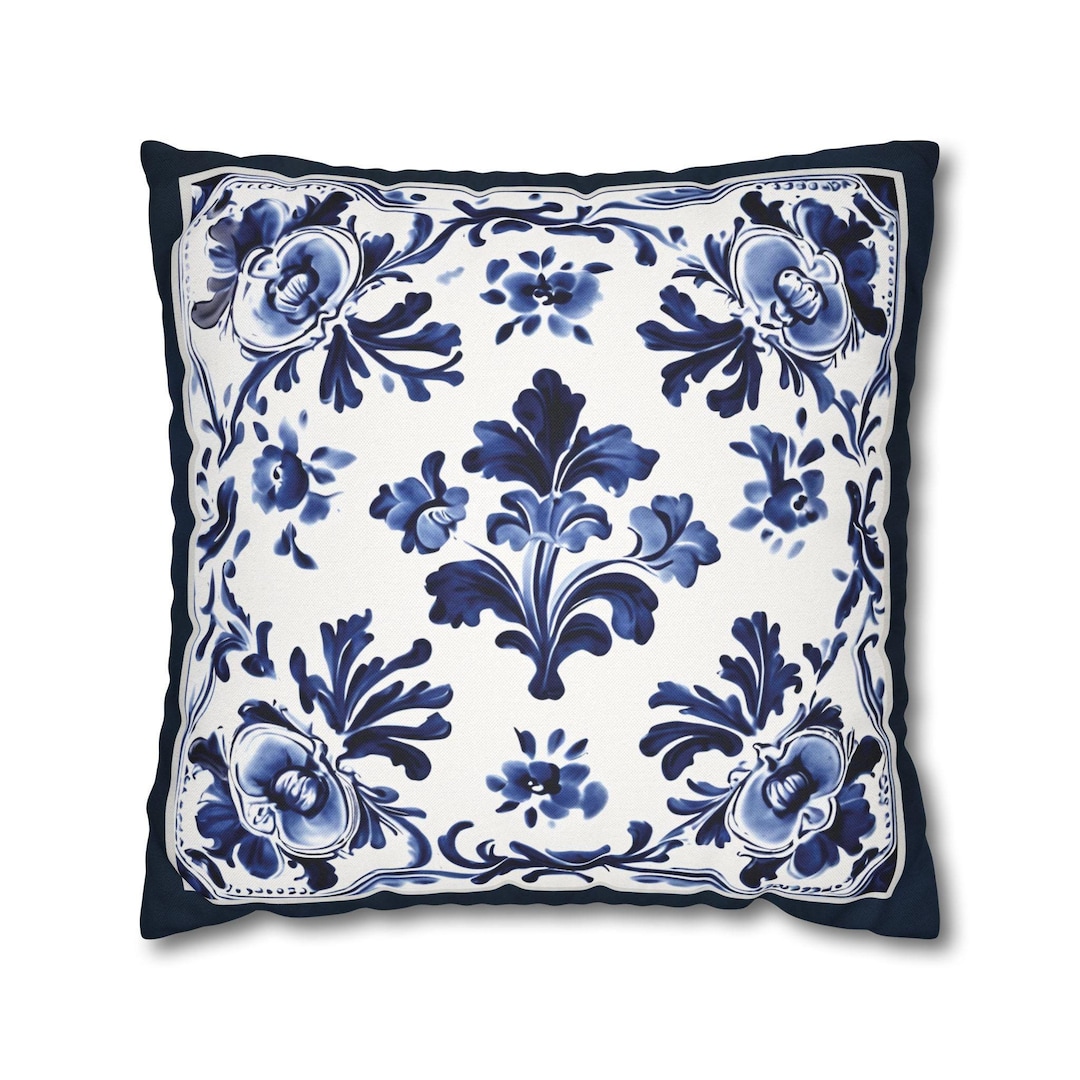 Bud Embroidered Pillowcase Set | Ivory/Delft Blue