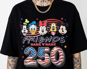 Camiseta personalizada Disney Friends America 250 Mickey Minnie Donald Goofy Pluto Camiseta personalizada del 4 de julio Regalo para familiares y amigos