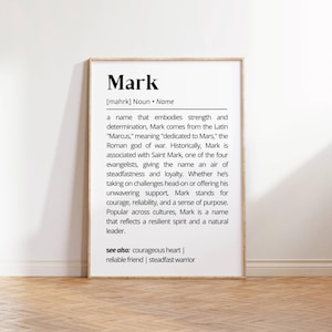 Op de afbeelding: Een zwart-witte printbare poster met het woord "Mark" in een groot lettertype. De poster definieert de naam Mark als een zelfstandig naamwoord en legt de betekenis en oorsprong uit. De poster somt ook geassocieerde eigenschappen op, zoals kracht, vastberadenheid en loyaliteit.