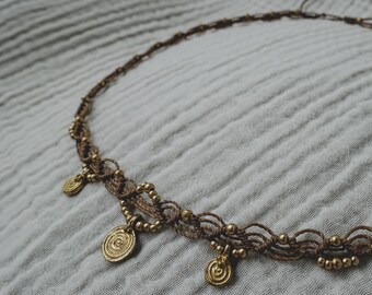 Collier de ventre en macramé avec perles dorées | Bijou de taille bohème | Collier de ventre ajustable | Bijou de corps | Bijou de festival | Bijou de ventre