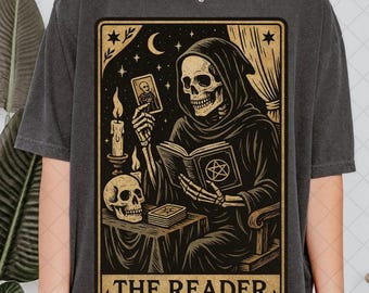 Comfortkleuren The Reader tarotkaartshirt, skeletleesshirt, uniseks tarotkaartshirt, cadeau boekenliefhebber, leesgrage cadeau, shirt tarotliefhebber