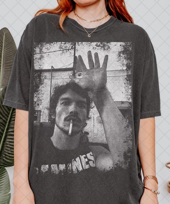 Comfort Colors Ilya Rozanov Vintage T-Shirt, Ilya Rozanov Graphic Fan Tee T-Shirt, Gift For Woman and Man Unisex T-Shirt