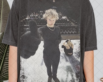 Camiseta gráfica vintage de Ilia Malinin con colores cómodos, ideal para aficionados al patinaje artístico, con estética retro de patinador sobre hielo, regalo deportivo unisex.