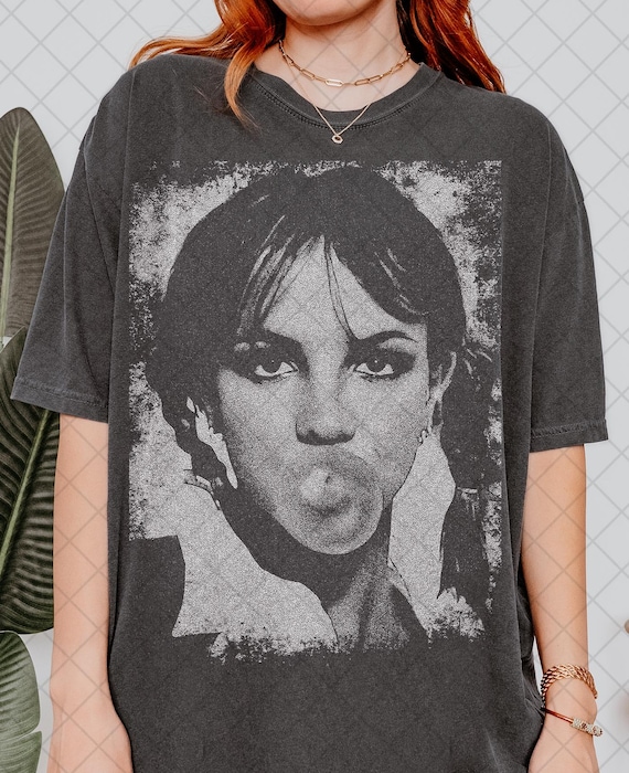 Comfort Colors Britney Spears bubble gum balloon Vintage T-Shirt, Vintage Britney Spears T-Shirt, Gift For Man & Women Unisex T-Shirt