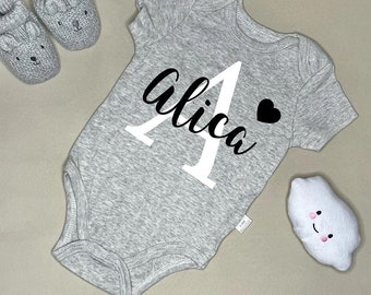Personalized baby bodysuits, personalized baby bodysuits, baby bodysuits with names, personalized baby clothes, baby bodysuit gifts, colorful baby bodysuits