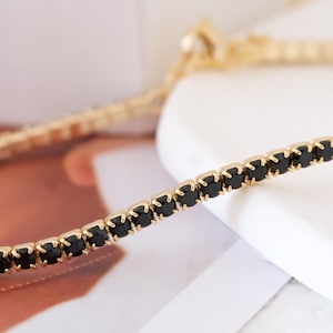 Bracciale tennis in oro con diamanti neri, delicato bracciale con zirconi neri, bracciale tennis da 2 mm, bracciale minimalista con pietre nere, bracciale in argento