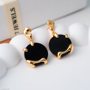 18k Gold schwarze Onyx Halskette Schwarzer Onyx Runder Anhänger Fließende Silberkette Minimalistische, zierliche Halskette Gold earrings