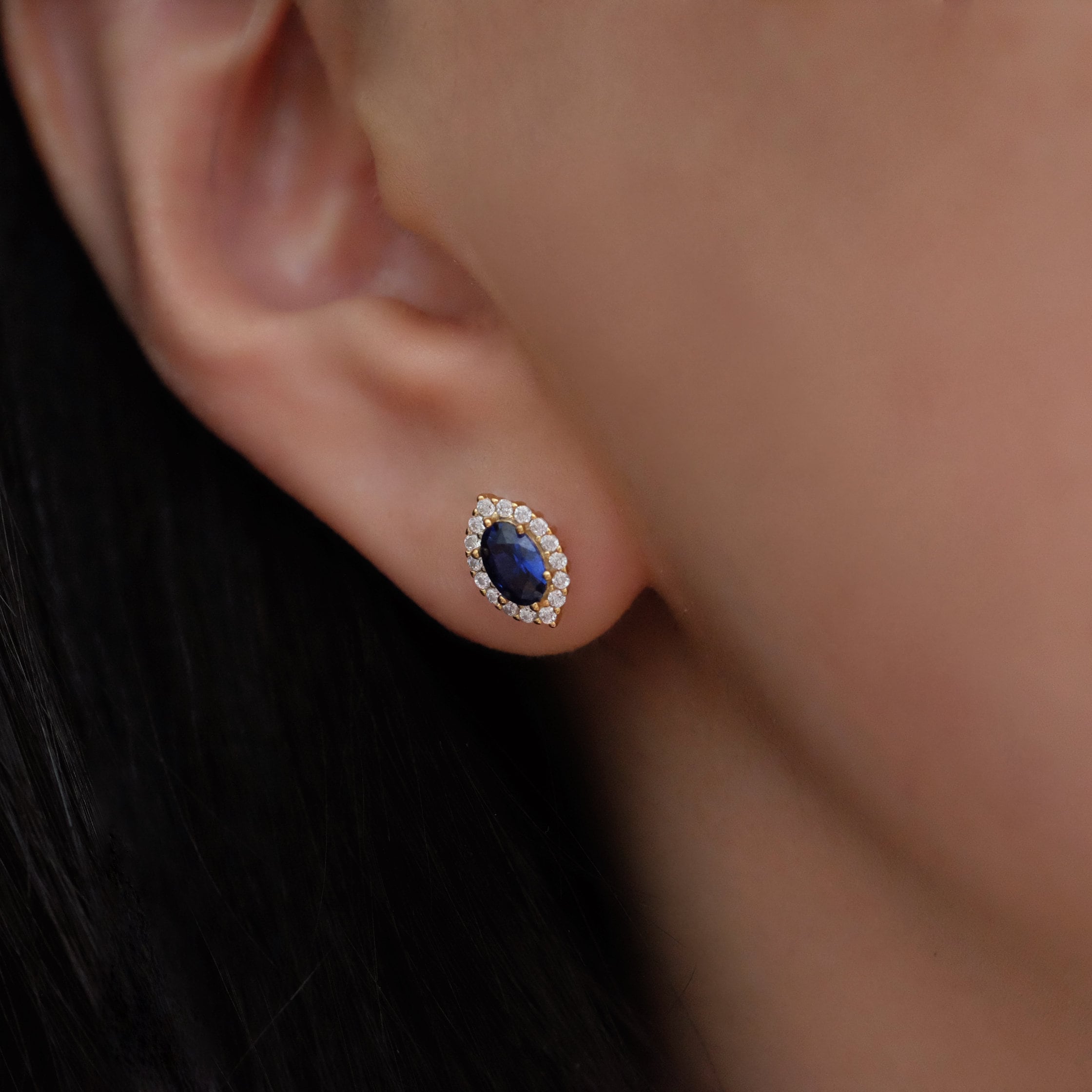 Minimalist sapphire stud earrings, Gold sapphire earrings, Oval stone earrings, Vintage earrings, Sterling silver earrings, Gift for her