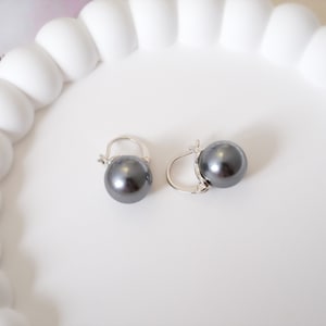 Boucles d'oreilles en perles noires de 12 mm, perle de Tahiti, boucles d'oreilles en perles grises, boucles d'oreilles de demoiselle d'honneur, boucles d'oreilles cool, boucles d'oreilles en argent 925, cadeau de mariage image 4