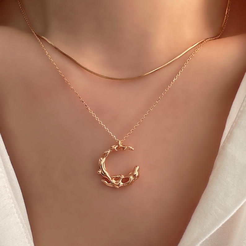 Dainty Gothic Moon necklace