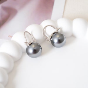 12mm black pearl earrings, Tahitian pearl, Gray pearl earrings, Bridesmaid earrings, Cool earrings, 925s Silver earrings, Wedding gift Black pearls 12mm
