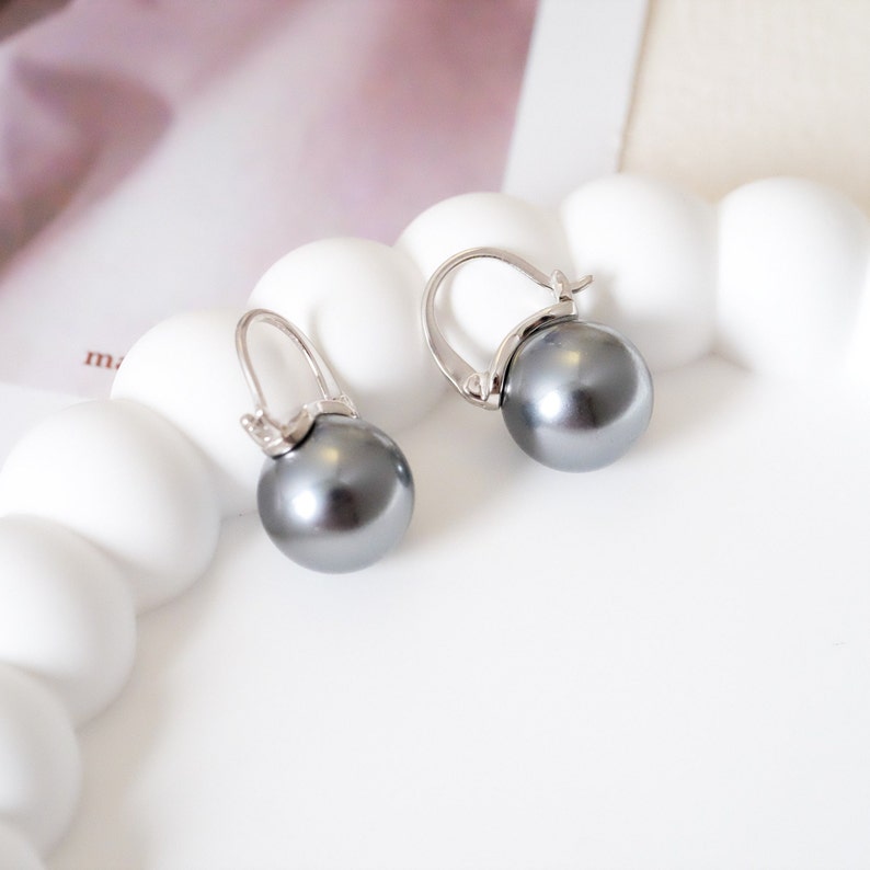 Boucles d'oreilles en perles noires de 12 mm, perle de Tahiti, boucles d'oreilles en perles grises, boucles d'oreilles de demoiselle d'honneur, boucles d'oreilles cool, boucles d'oreilles en argent 925, cadeau de mariage Black pearls 12mm