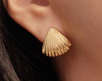 18k gold seashell earrings, Mermaid stud earrings, Beach earrings, statement earrings, 925s Silver earrings, Gifts for her