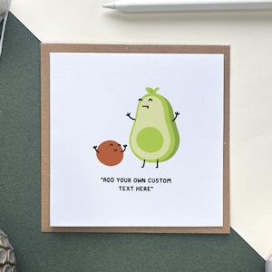 Tarjeta de aguacate para nuevo bebé: personalícela con su propio texto, tarjeta para nuevos padres, ilustración única de un aguacate con su nueva semilla.