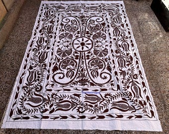 Tapisserie Suzani brodée à la main - Tenture murale florale bohème, 60 x 90 po