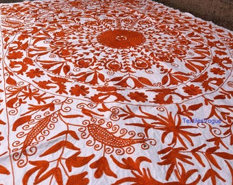 Tissu Suzani orange brodé à la main | Grande tenture murale, couvre-lit ou nappe en coton à fleurs | Décoration d'intérieur artisanale bohème