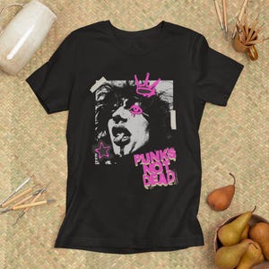 Punk T-Shirt Unisex | Punks Not Dead Shirt | Grunge Alternative Band Shirt | Vintage Rock Shirt | 80s Punk Style Shirt | Festival Outfit