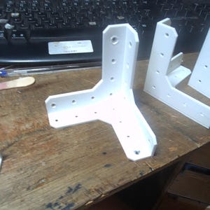 3-Way Corner Bracket Connector for DIY Furniture – Strong Frame Support