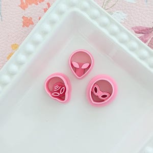 Cortadores de arcilla polimérica con forma de cabeza alienígena / Creación de joyas de ciencia ficción