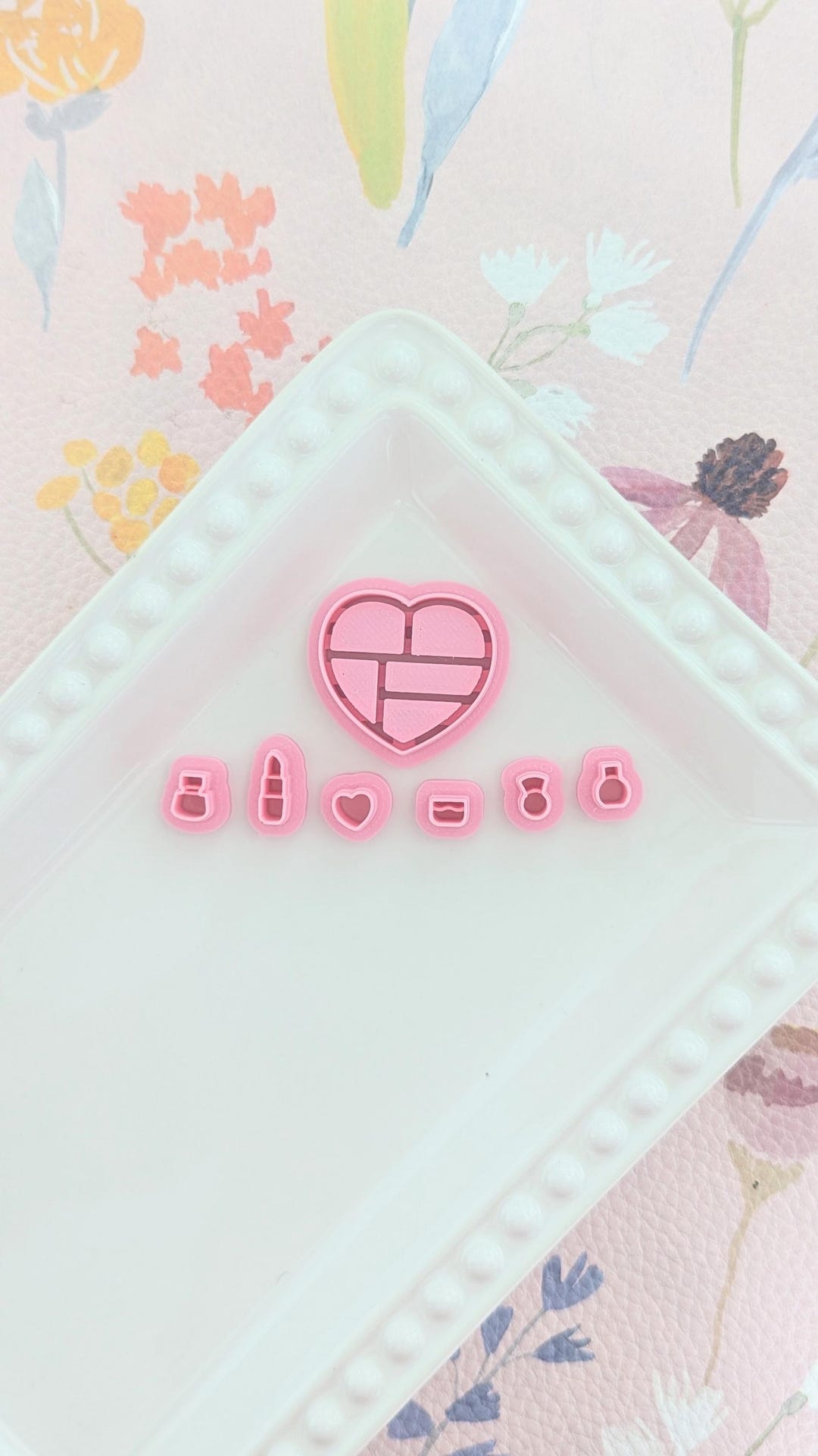 Heart Bookshelf Polymer Clay Cutters: Icon Embossing for Jewelry ...