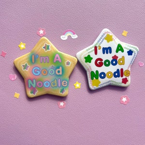 I’m A Good Noodle! Star shaped pin button badge - Kidcore pastel ita bag