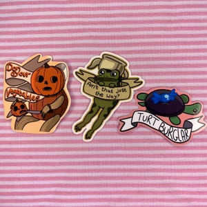 Over The Garden Wandaufkleber // Halloween Herbst Cottagecore Wirt Jr. Frosch, Schildkröte und Pottsfield Kürbis Vinyl Aufkleber