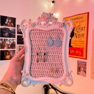 Customised crocheted earring holder
