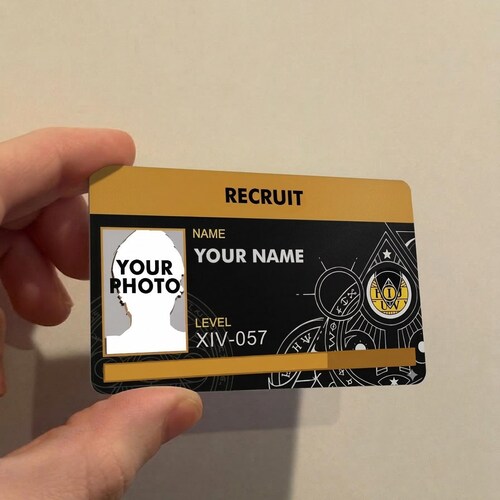 Tarjeta de identificación personalizada de cazador de fantasmas / Insignia personalizada de Phasmophobia / Accesorio para cosplay / Regalo original para gamers