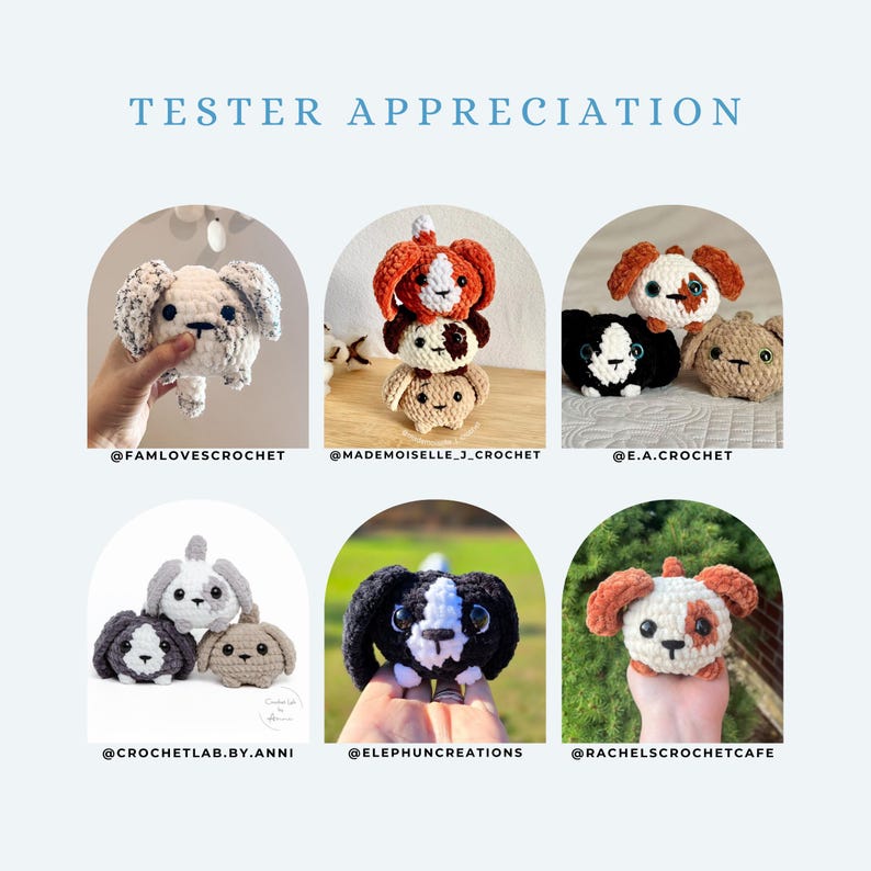 Pu&ograve; includere: Una collezione di giocattoli amigurumi a forma di cane all'uncinetto in vari colori e stili. I giocattoli sono esposti su uno sfondo blu chiaro con il testo "Tester Appreciation" in alto.