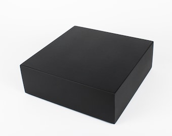 Podstawa z czarnej kwadratowej płyty MDF – drewniana podstawa pod figurki i przedmioty kolekcjonerskie 12x12cm – wysokość 4cm