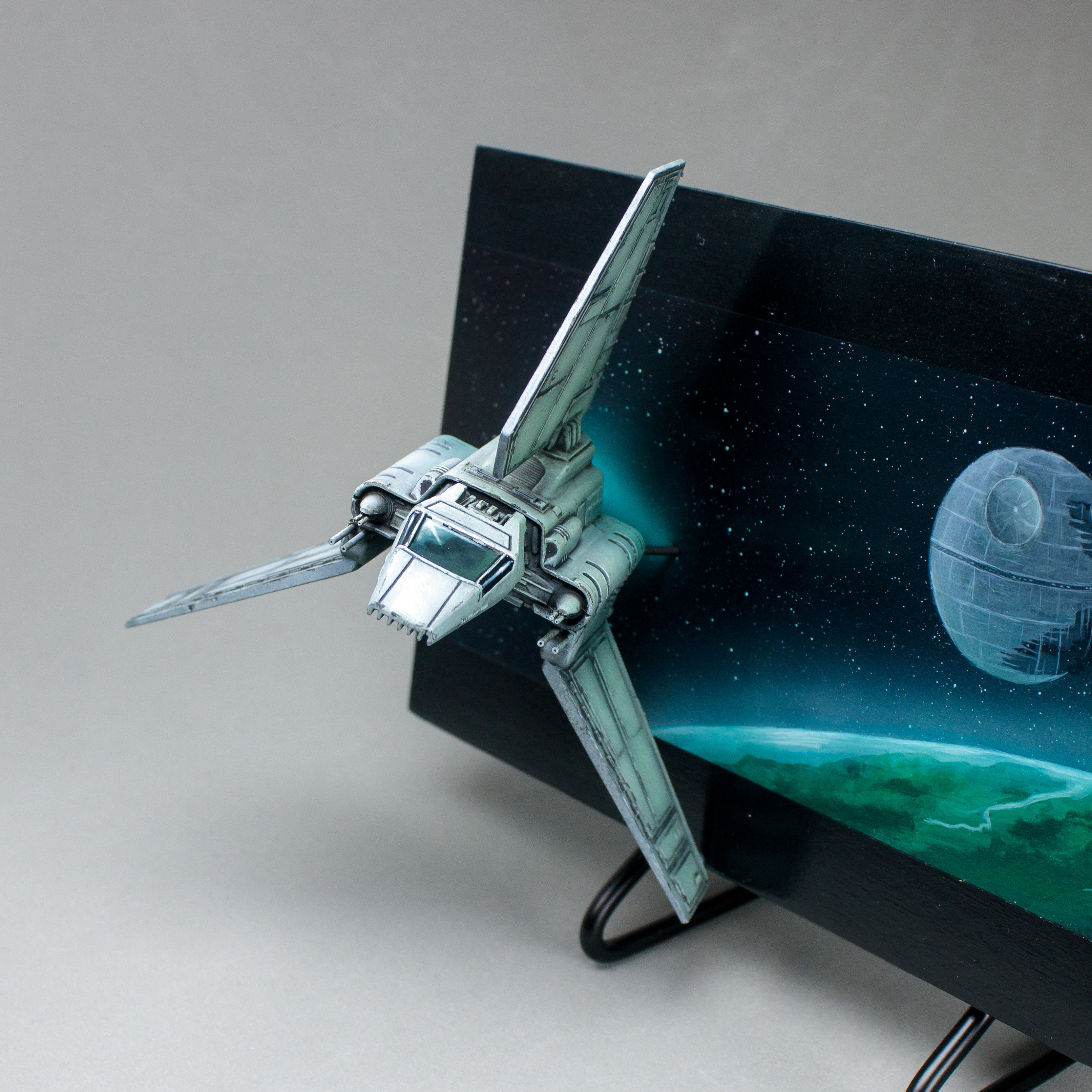 1/270 Star Wars Lambda Tydirium Shuttle - Hand Painted Model and