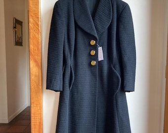 Vintage women's coat from the 1940s