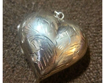 VTG Sterling Silver Puffy Heart Locket Pendant Etched handcrafted 925 locket