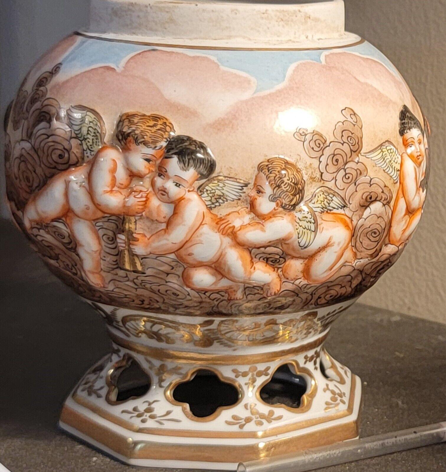 R.CAPODIMONTE　イタリア製 多色陶器の女性像浮彫り花瓶 R.CAPODIMONTE イタリア製 多色陶器の女性像浮彫り花瓶 - メルカリ
