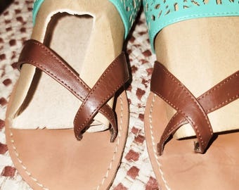 LOFT Leather Toe Strap Flat Sandals Brown w Green Reticulated Pattern Sun Pool 6