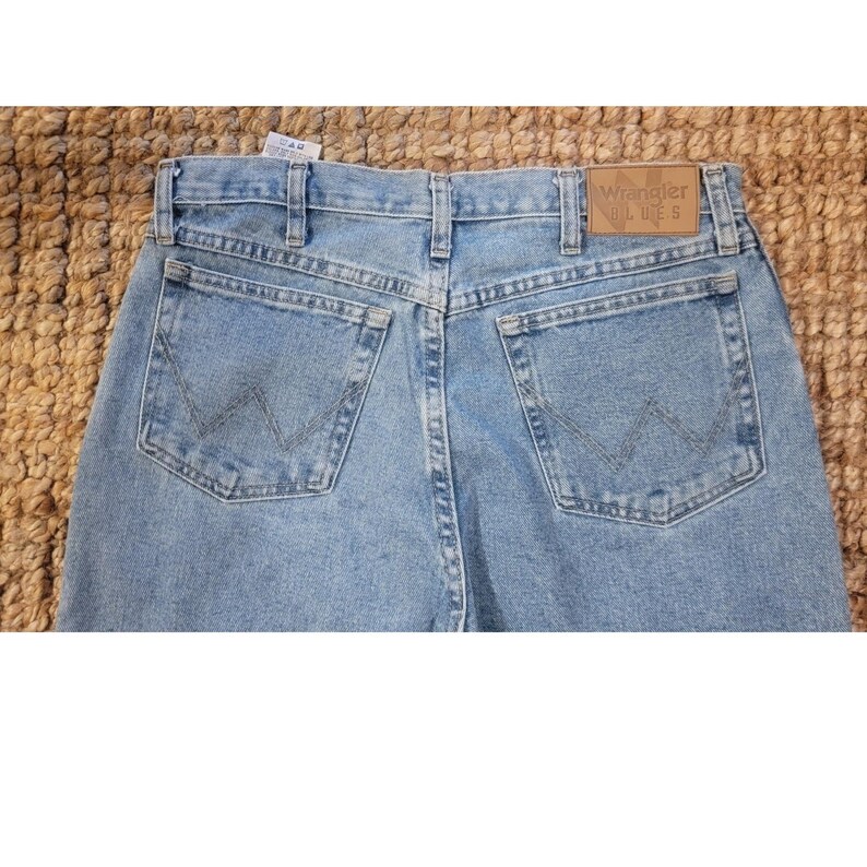 Wrangler Blues Light Wash Denim Jeans Classic Fit Men Size 34 X 34 STRAIGHT Leg image 7