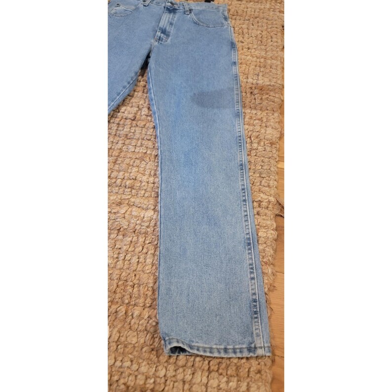 Wrangler Blues Light Wash Denim Jeans Classic Fit Men Size 34 X 34 STRAIGHT Leg image 3