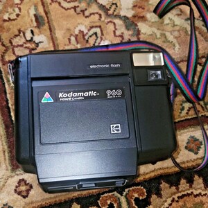 Appareil photo instantané Kodamatic 960 rétro avec flash électrique 1982 Fabriqué aux États-Unis 4 collectionneurs !