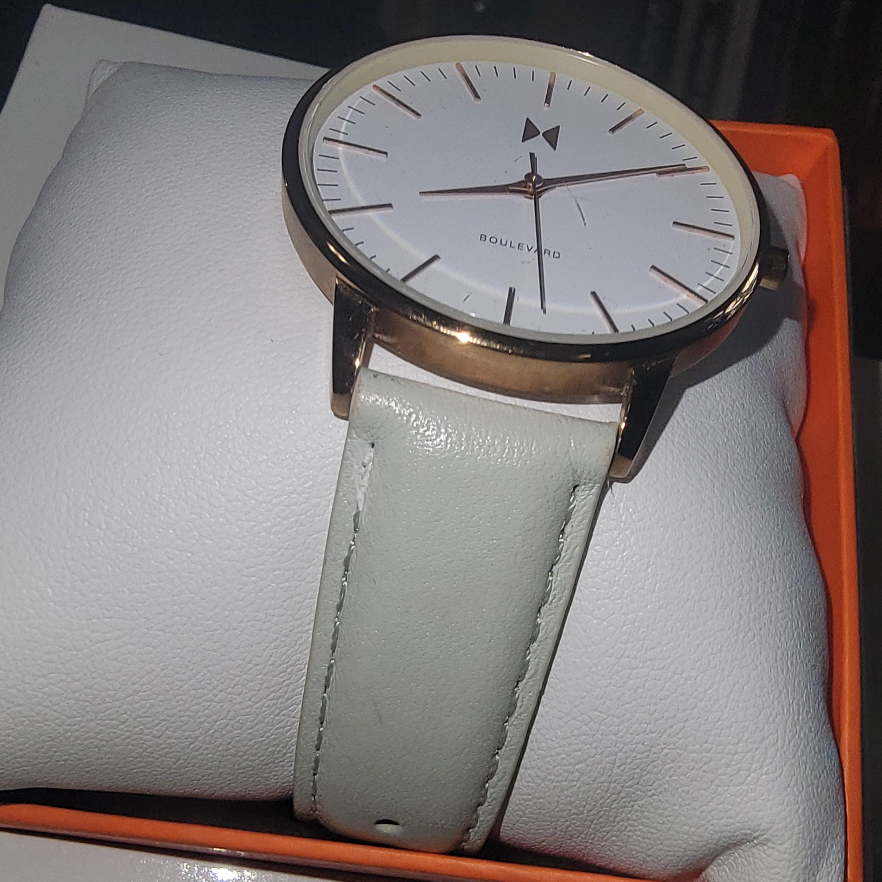 New Ladies Movado Watch White Dial & Leather Strap 07101382  display picture 1