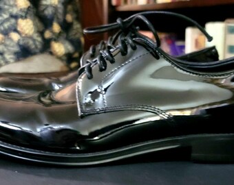 Perry Ellis Wingtip Dress Shoes: Black & White Tuxedo  display picture 2