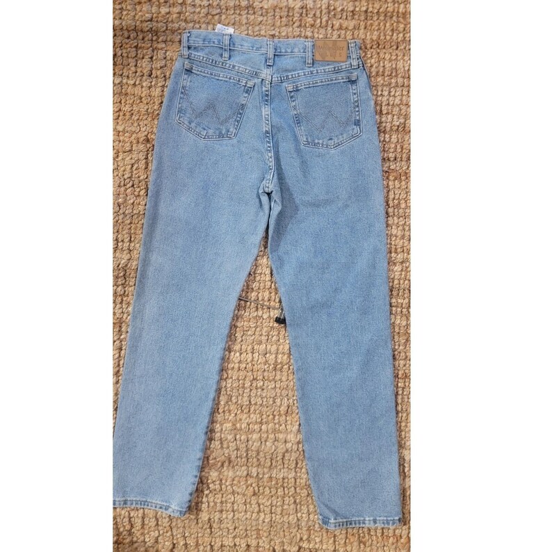 Wrangler Blues Light Wash Denim Jeans Classic Fit Men Size 34 X 34 STRAIGHT Leg image 4
