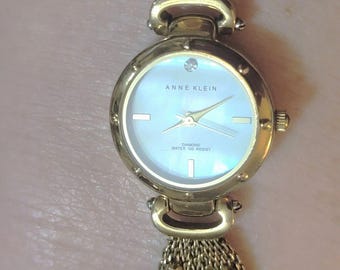 Anne Klein Feurige Perlmutt Diamant Uhr Gold Mesh Kettenarmband *NICE!